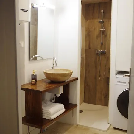 La Tria Castella Apartment *